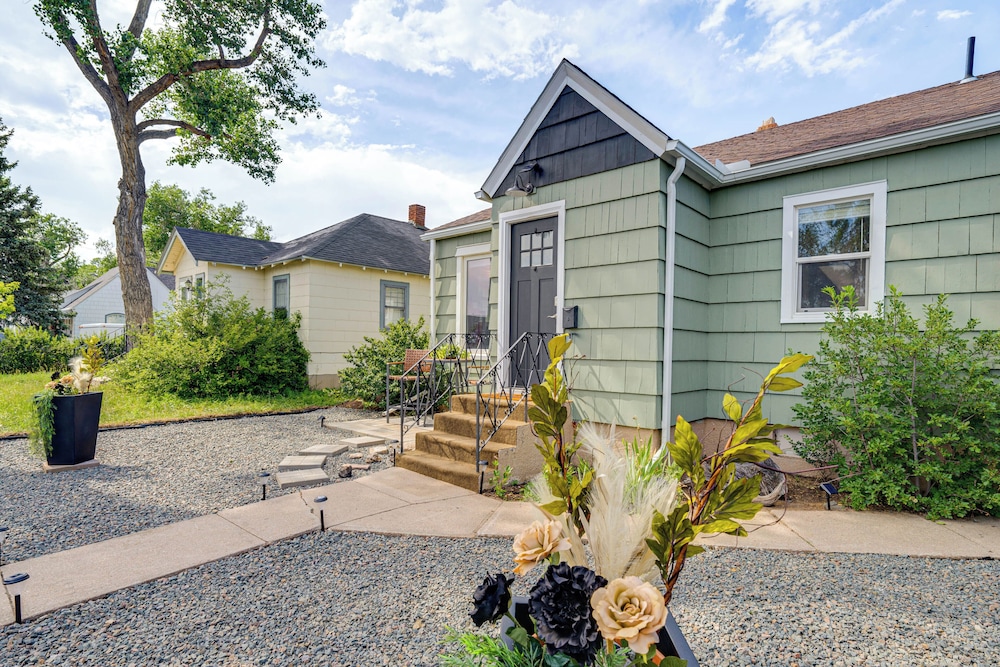 2 Mi to Dtwn: Family Home in Cheyenne!