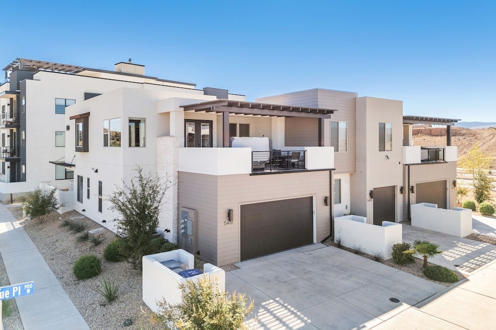 Hukilau House - St. George 5 Bedroom Townhouse view 4