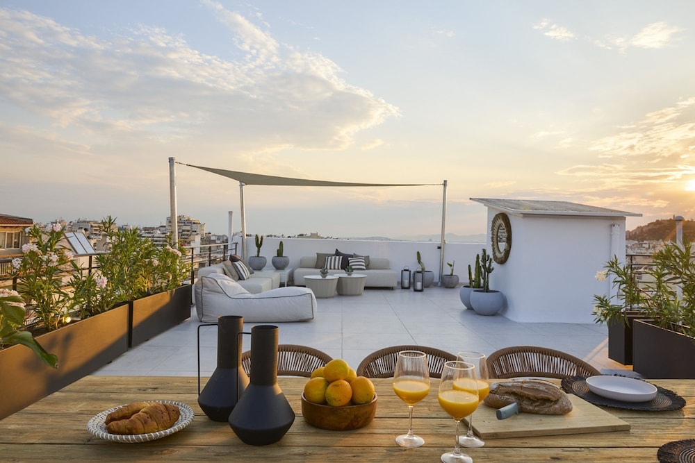 LIV - Terrasses de l Acropole