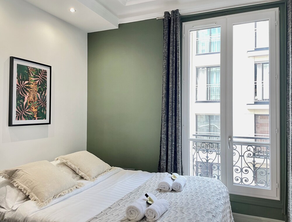 1594 Groult en Paris