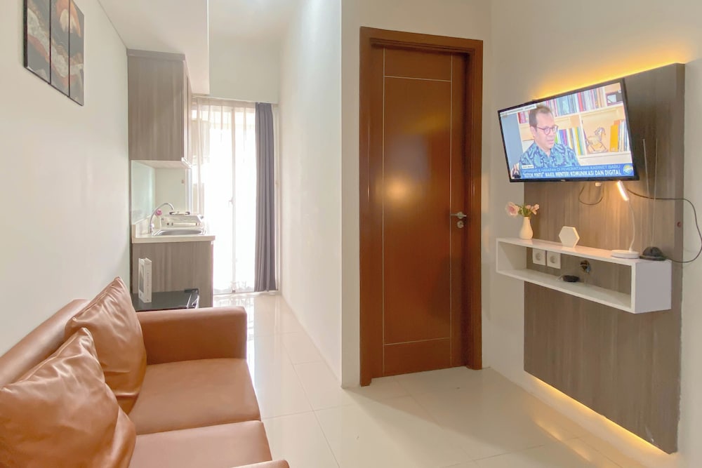 Minimalist 1Br Apartment At Vittoria Residence