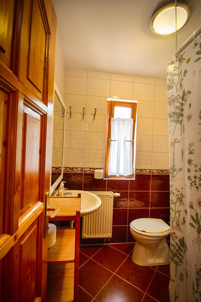 Erdei Guesthouse