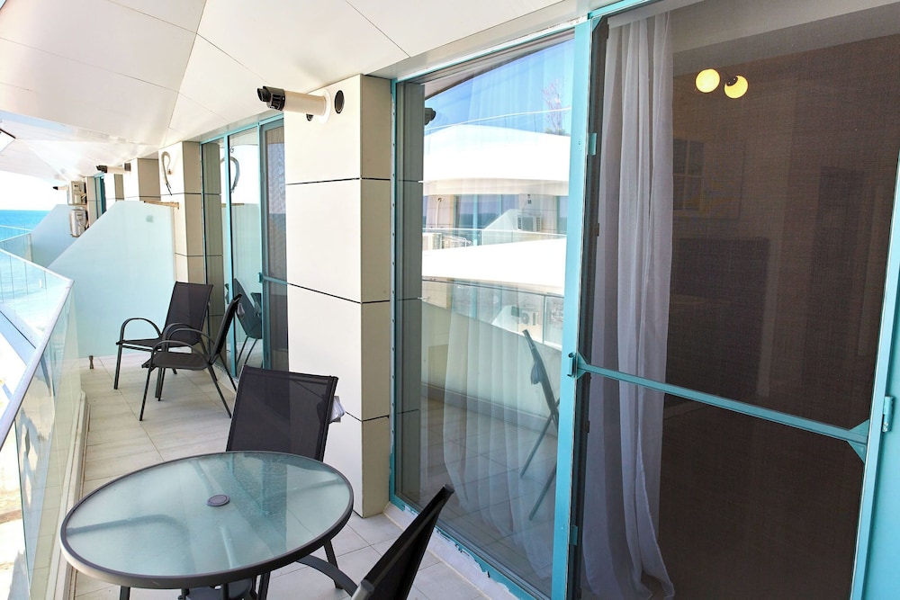 Alma Zev Apartment