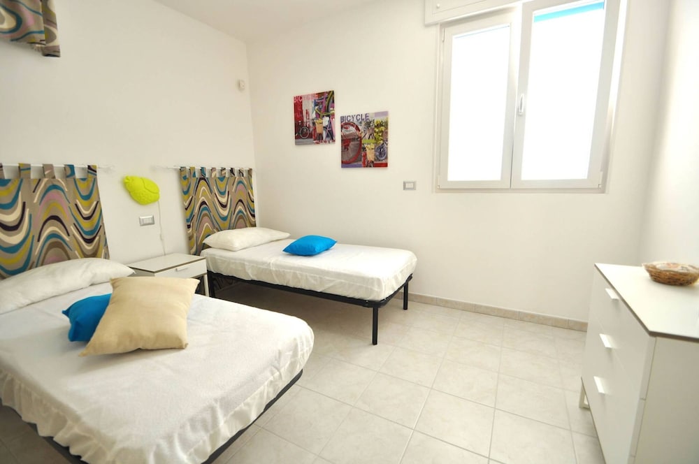 Villa Sacher Sleeps 12 Just 100 Metres From the sea