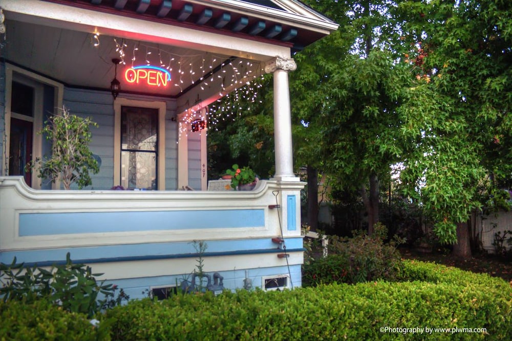 Cliff Crest Bed & Breakfast