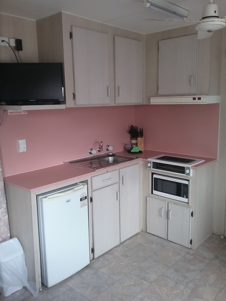Lakes Caravilla Caravan Park