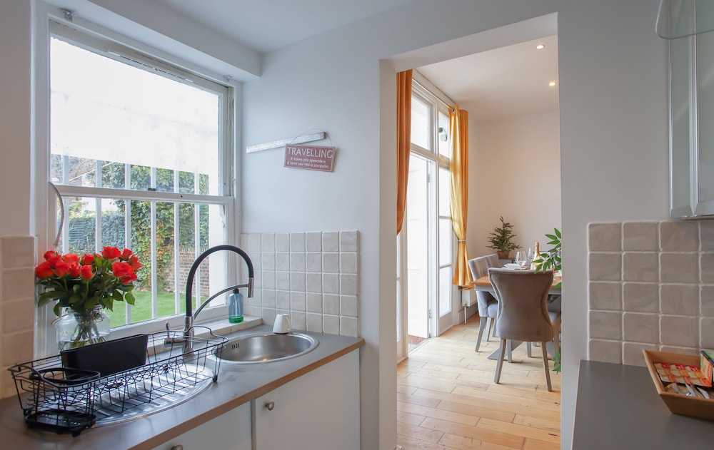 3 bed House Camberwell With Private Garden