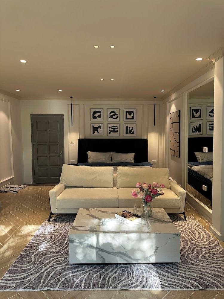 The Train Street Residence Ly Nam De