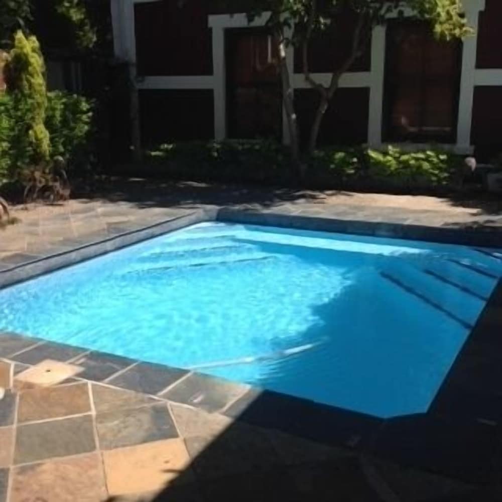 Roosenwijn Guest House