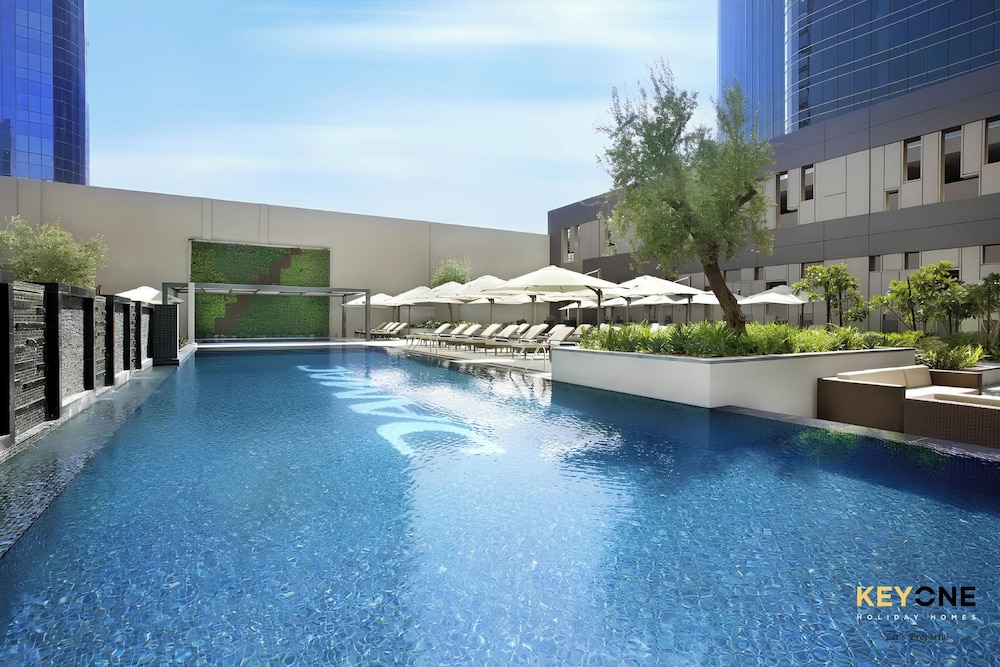 The Cosmopolitan Spacious Studio
