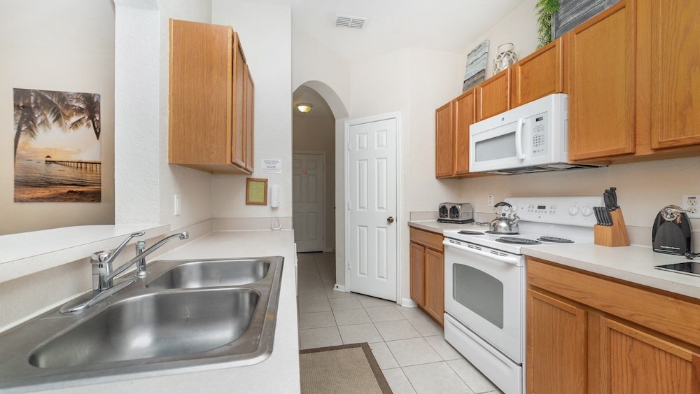 Windsor Hills Resort 3 Bedroom 2nd Floor Condo with Resort Amenity Access 3 Condo