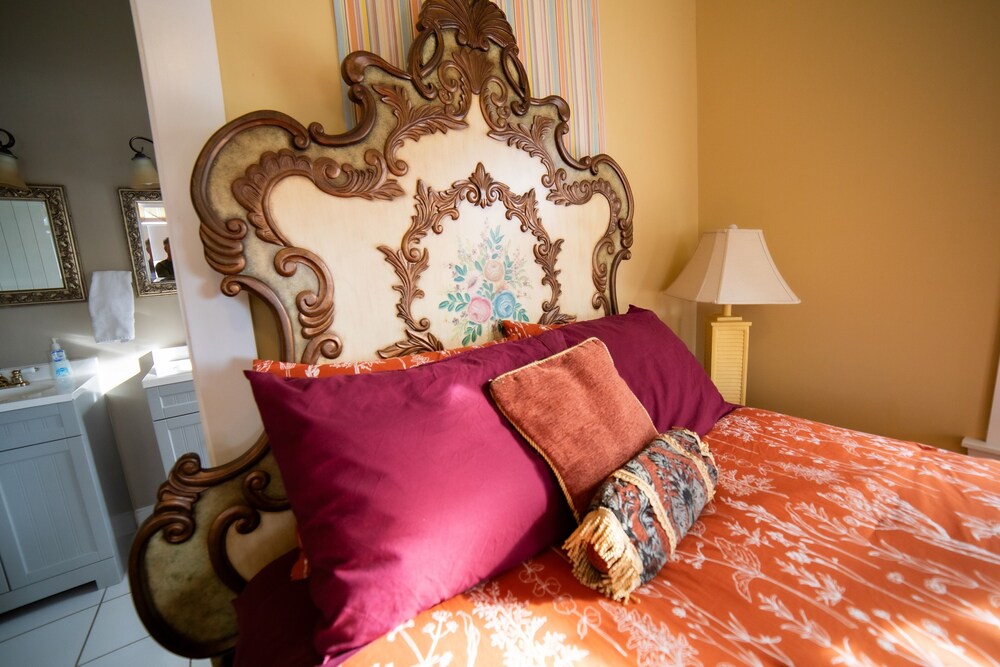 Oak Tree Hotel