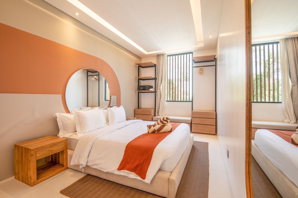 Mateo Villa Marvelous 6BR 2 Mins to Beach