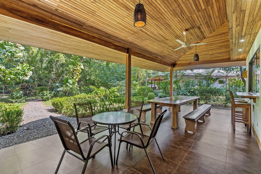 Stylish 3-Bedroom Tropical Escape with Pool & Outdoor Living, 1 Block from Playa Potrero