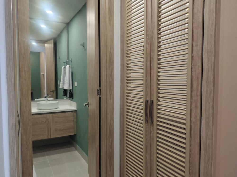w Minimalist 1BR w Amazing View in Morros Eos