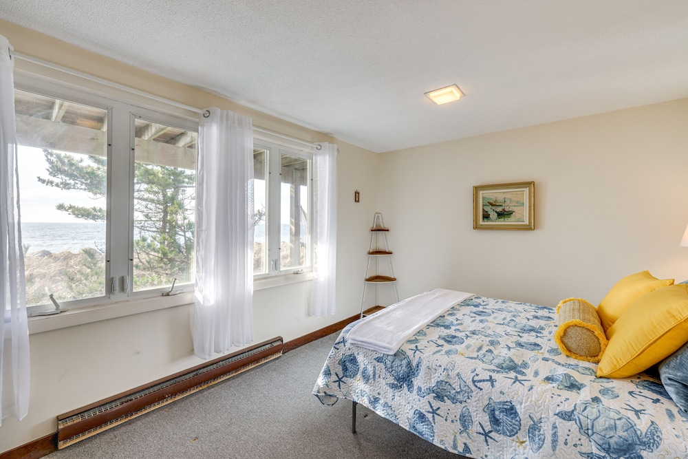 Eastham Beach House w/ Bay Views & Beach Access!