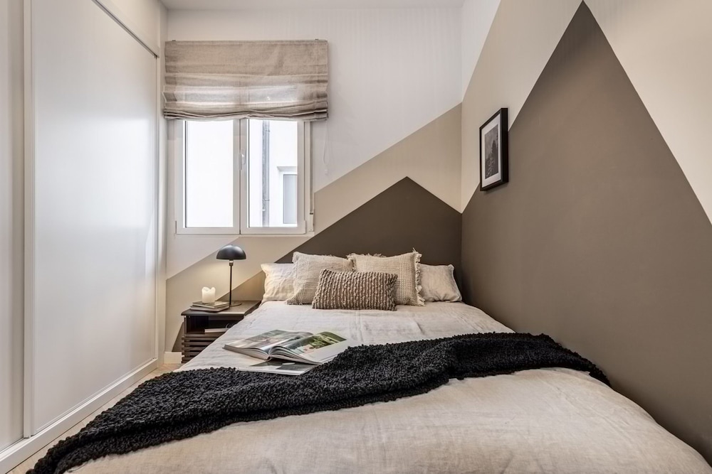 Garos - 2 Bedrooms in Malasa a
