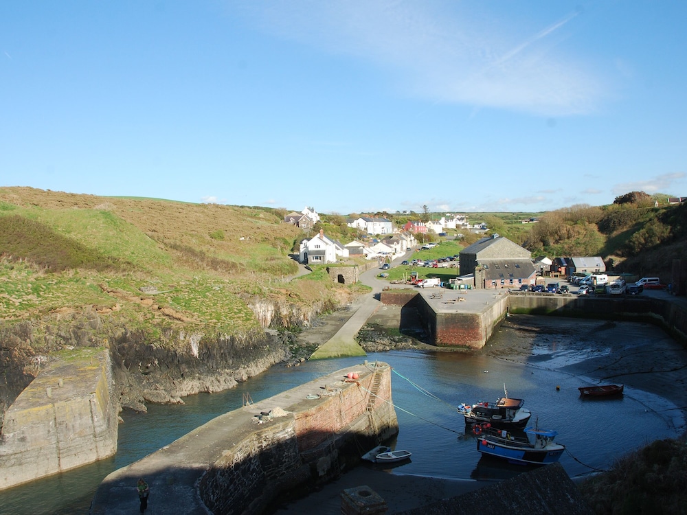 Glan y Mor