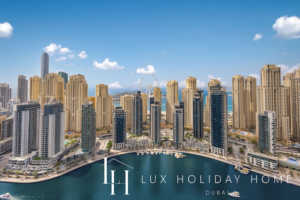LUX The Vida Marina Residence