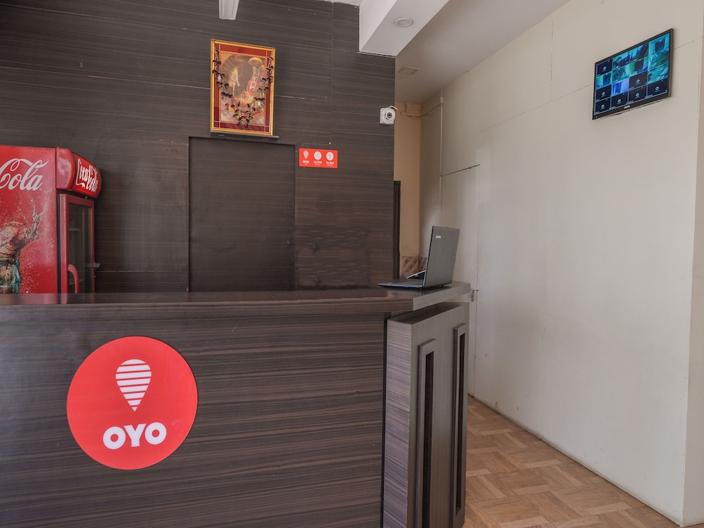 OYO 13151 Hotel Om Palace