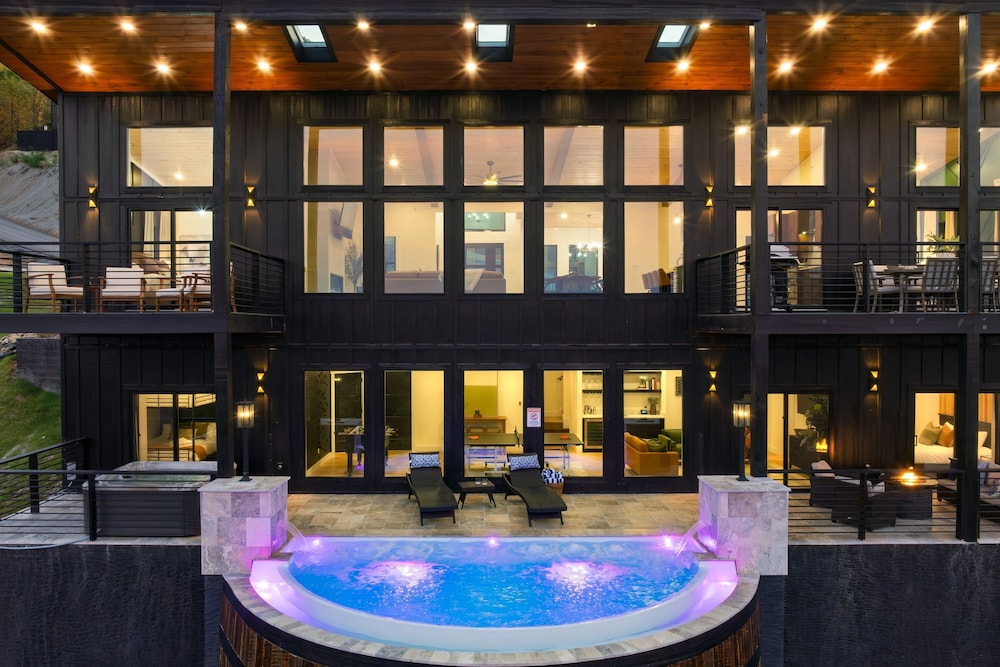 Whiskey Ridge - Avantstay Panoramic Views Infinity Pool Hot Tub Game Room