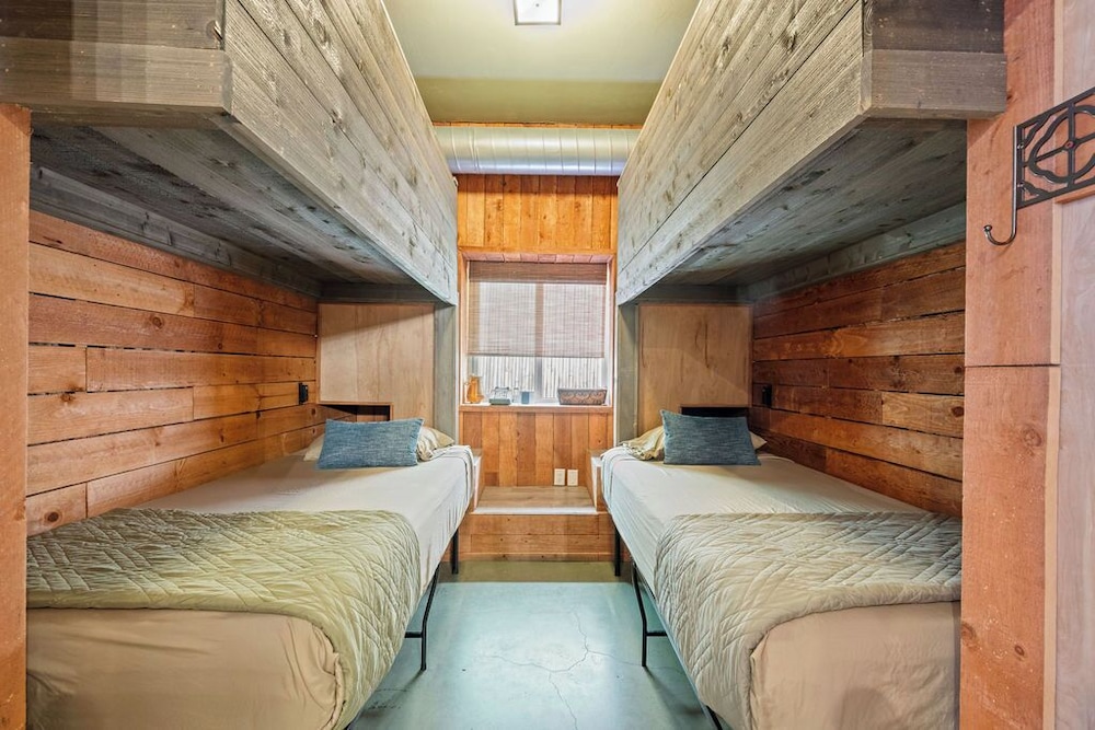 Bamboo Loft 6BR