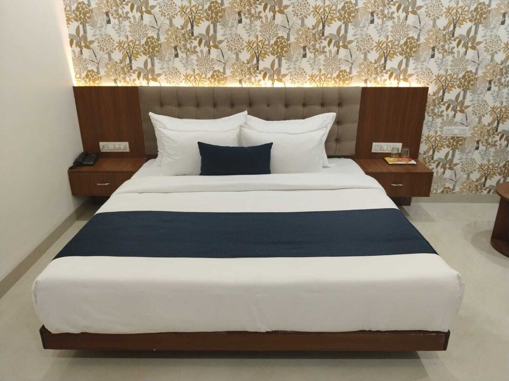 The Avinya Hotel