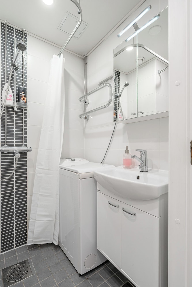 Modern 1BR Retreat in Heart of Jyväskylä