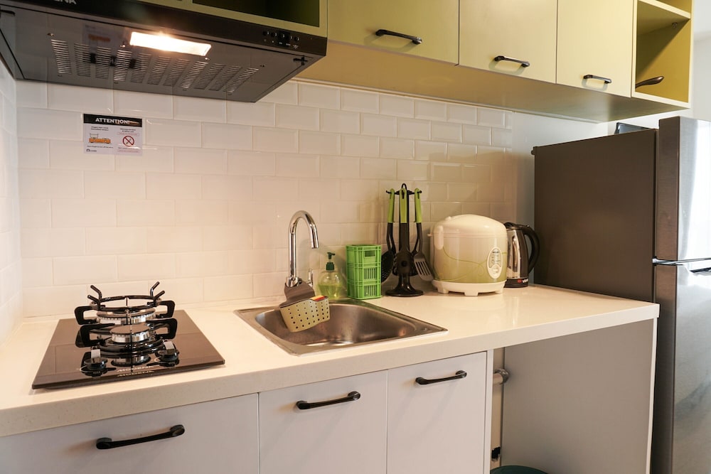 New Furnished with Strategic Place @ Studio West Vista Apartment view 4