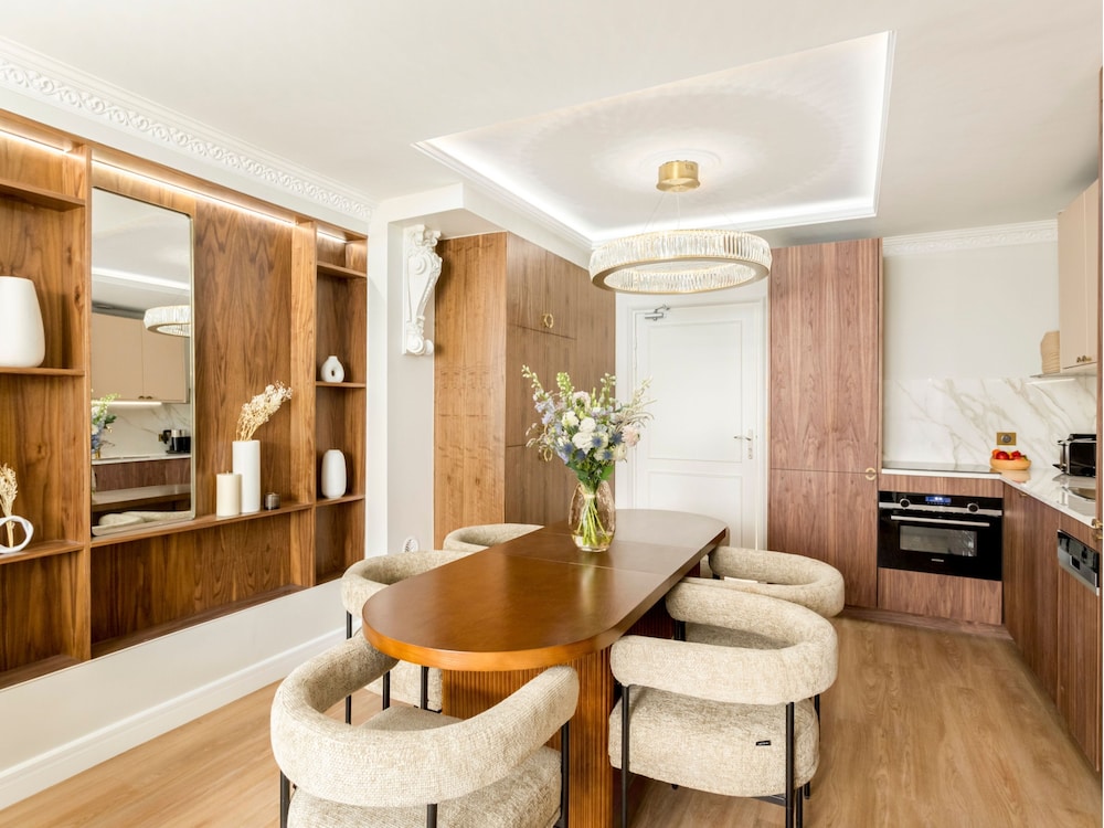 Merveil Luxury Suites - Lenoir I-II-III
