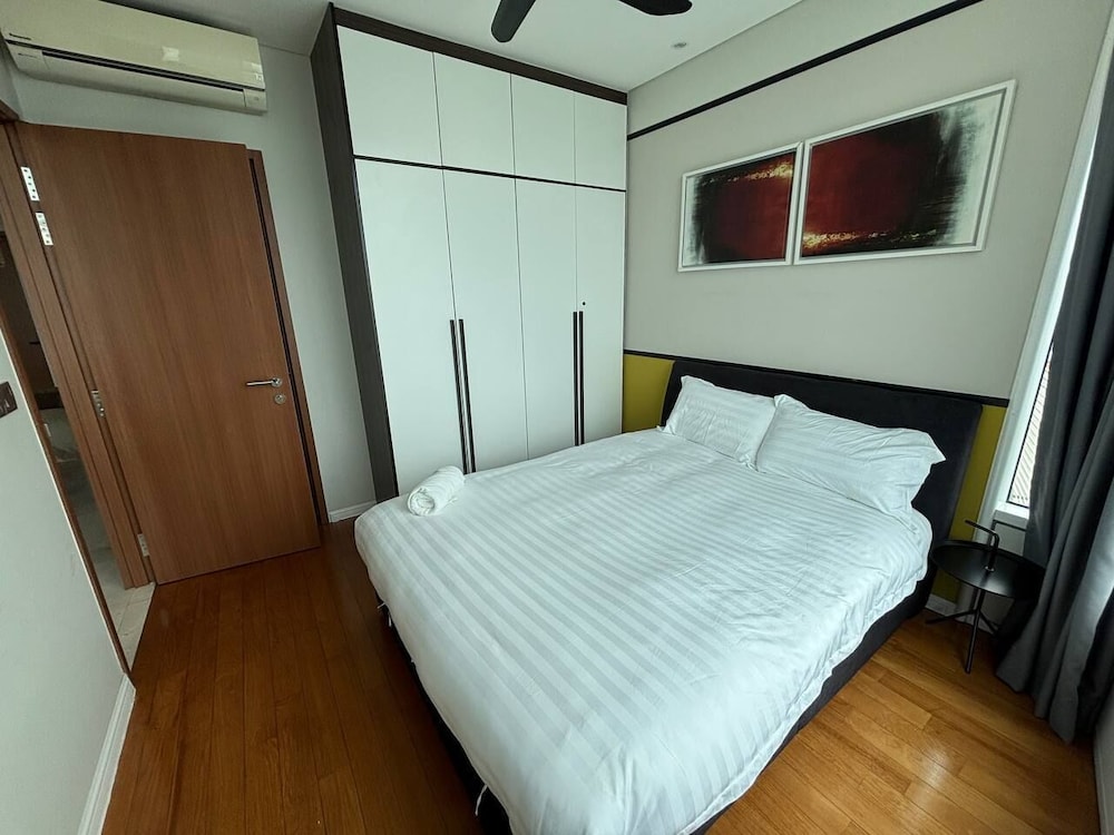 Sky Suites KLCC by Easy Nap