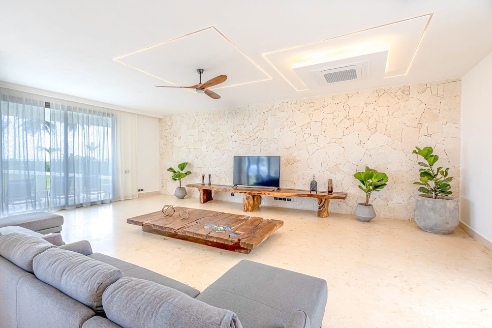 A Tale of Luxury Serenity and Oceanfront Bliss