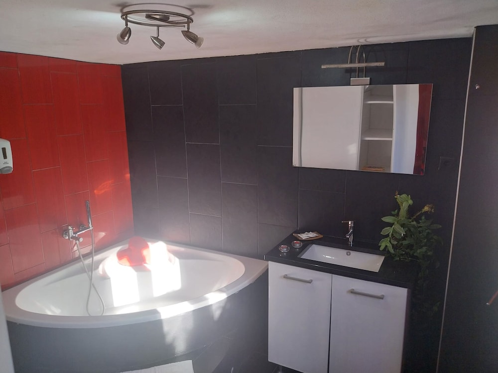 Serra da Estrela Seven Rooms 3 Suites Villa In s