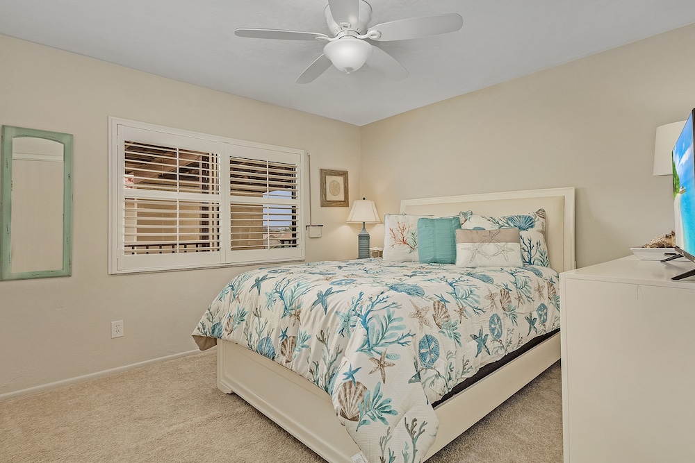 Cinnamon Cove #302 - 11170 Caravel Cir 2 Bedroom Apts by RedAwning view 3