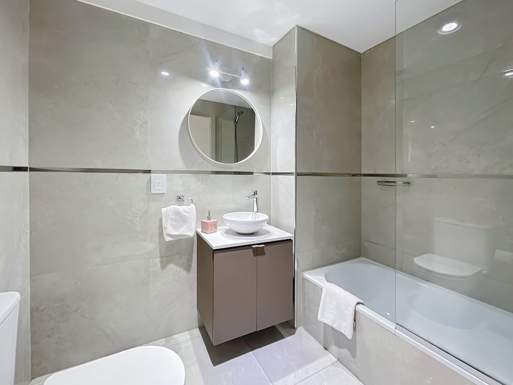 Ayres Suites Moreno