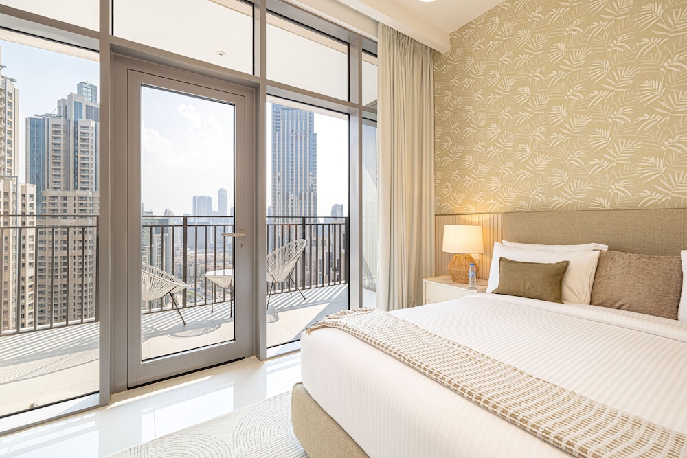3Br + Maid Close To Burj Khalifa Dubai Mall