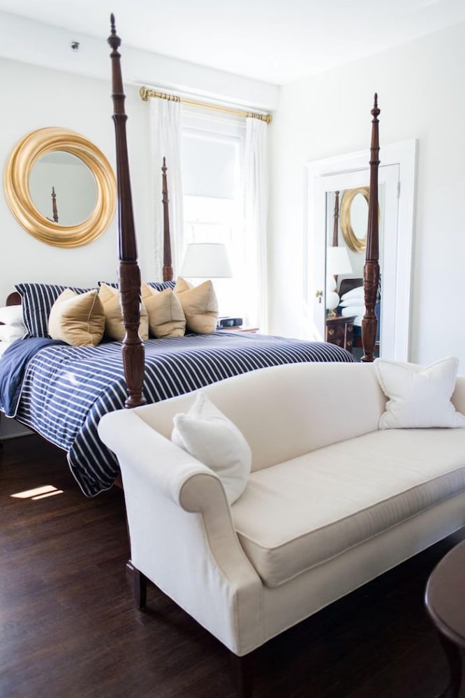 Lenox Vacations - Kemble Inn - Property Image 12