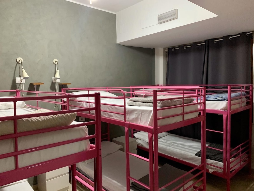 Lion University & Youth Hostel Milano