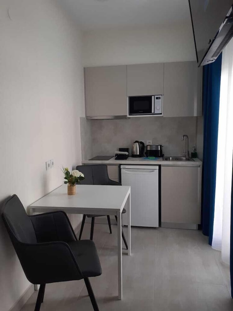 Navarino Luxe Suites with Sea View view 3