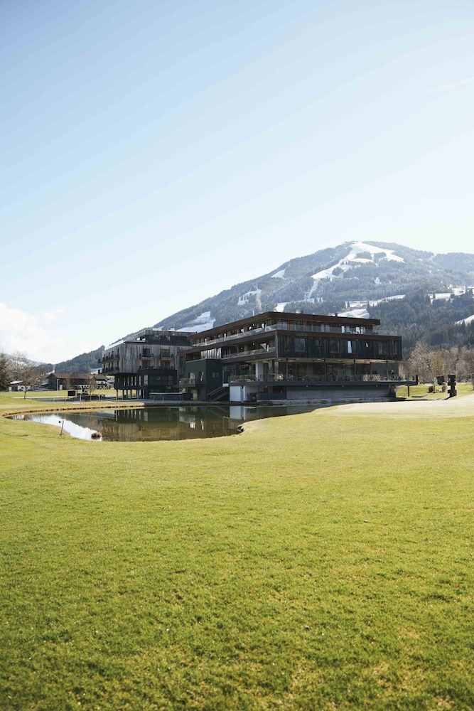 Luxurious Apartment on the Golf Course