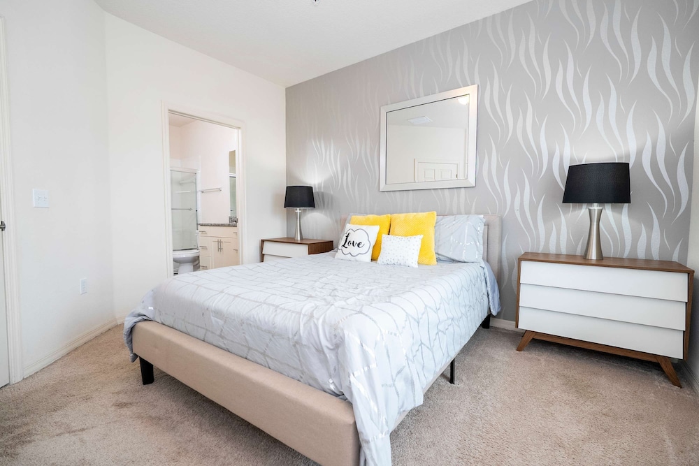 Spacious 4Bd Disney Dream With Resort Access at Lucaya 3210