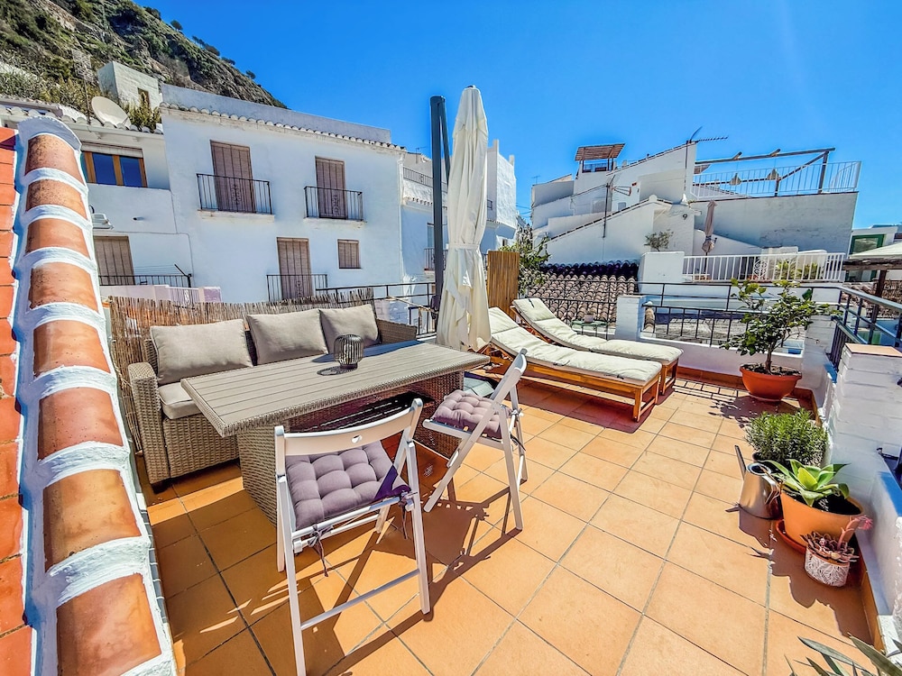 Two bed House With Roof Terrace in the Beautiful Village of Frigiliana