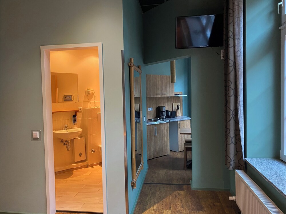 Singer109 Hostel