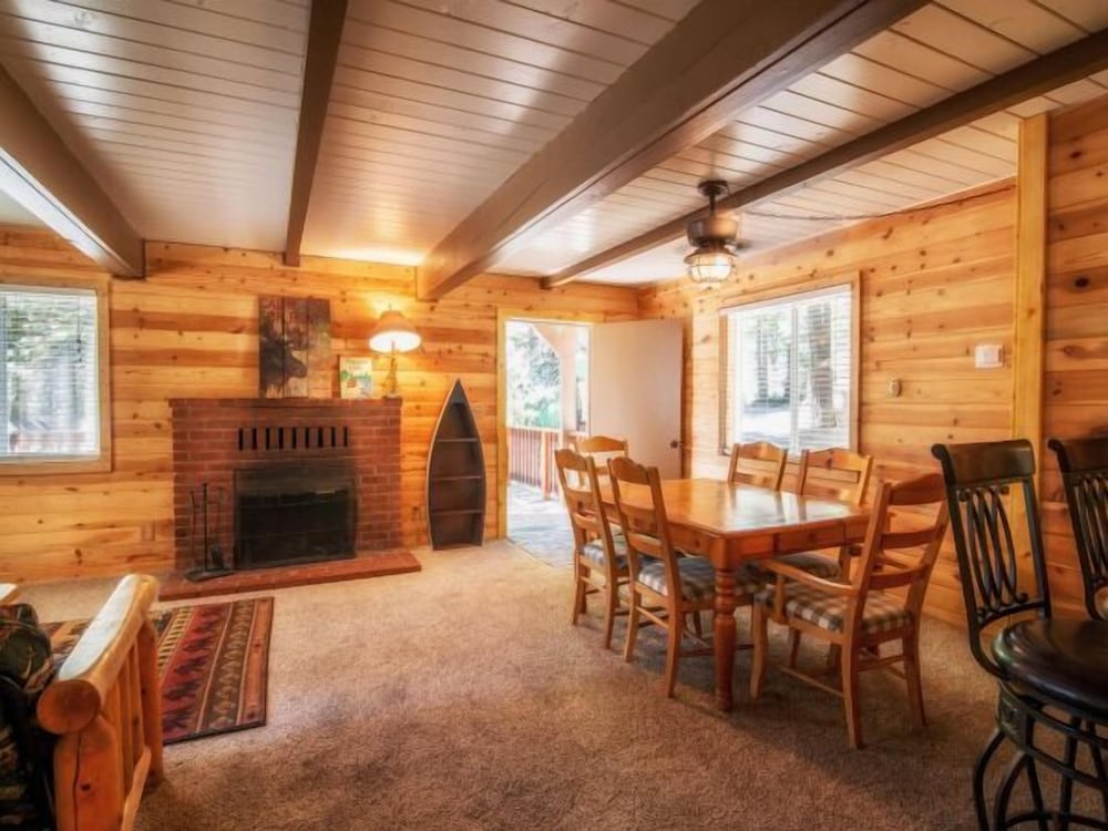 Knotty Pines Cabins