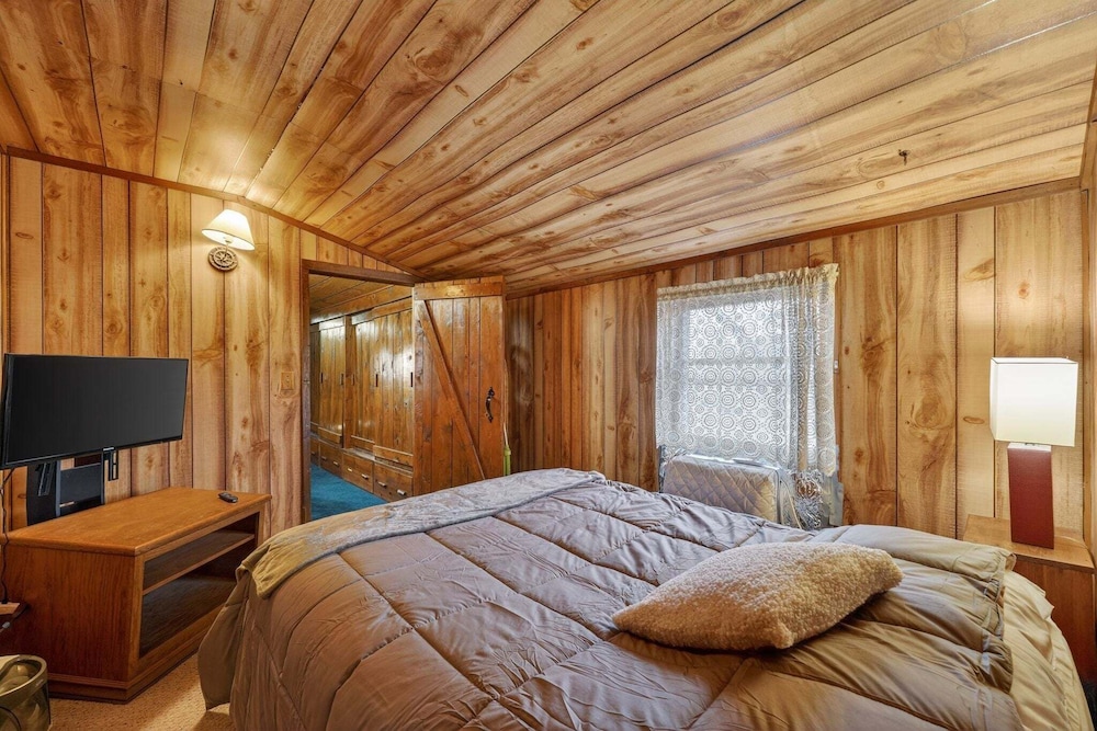 Rustic Shadows 5 Bedroom Cabin