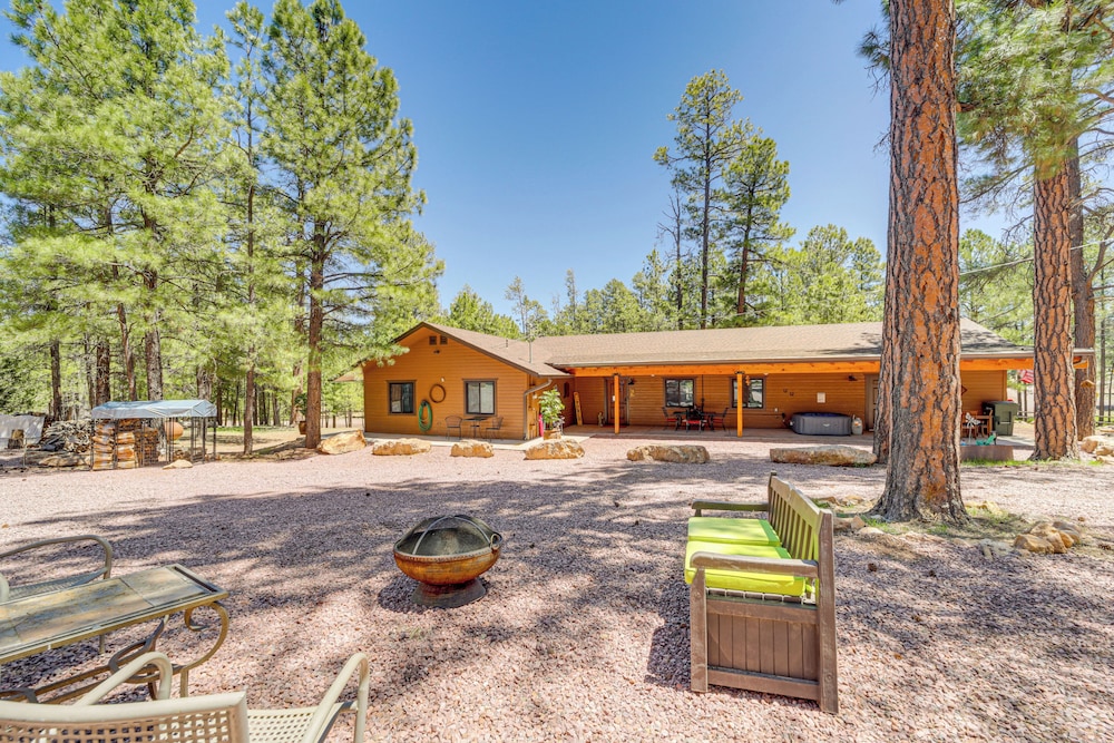 Fire Pit + Trail Access: Spacious Happy Jack Cabin
