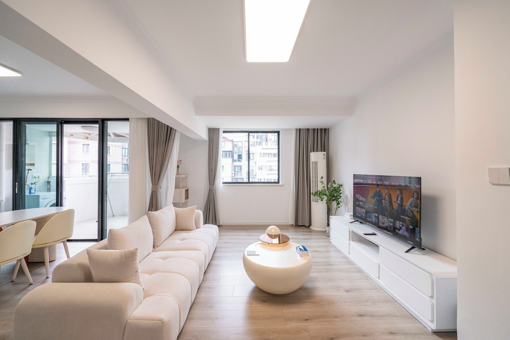 Tyms 2BR APT Hongqiao Paris Classic