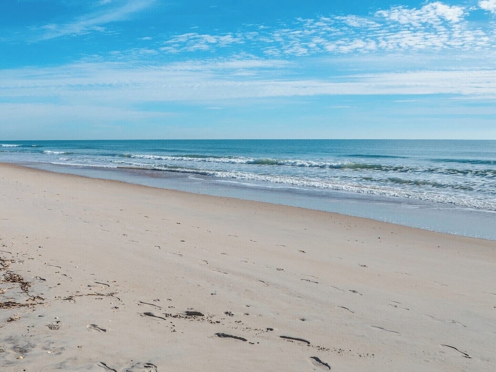 Sunflower Beach House by Topsail Realty