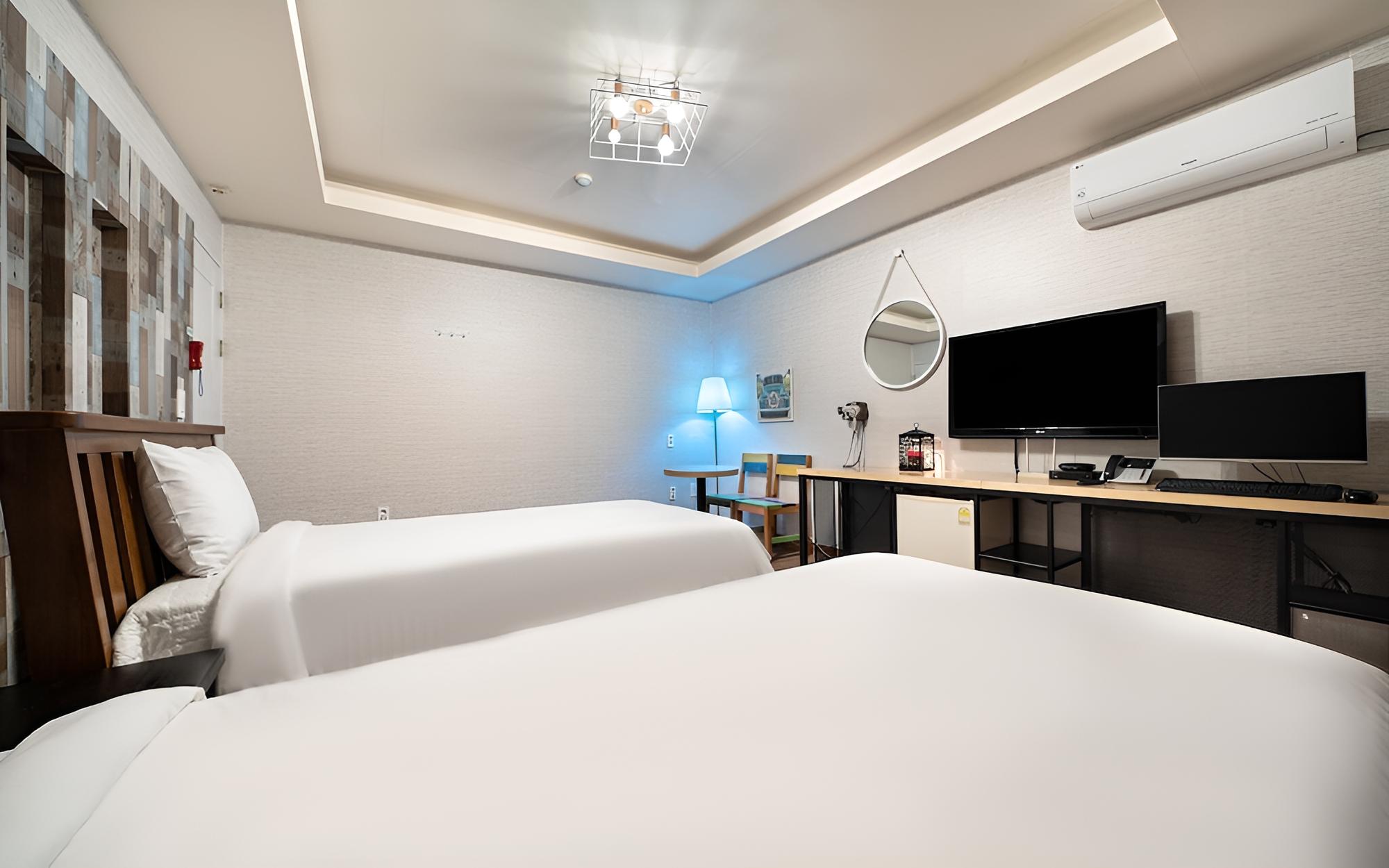 Gangneung Crystal Motel view 4