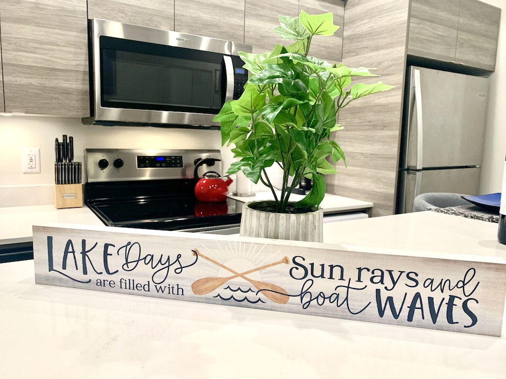 Vernon Vacations - Romantic Lakeside Studio Suite - Property Image 18